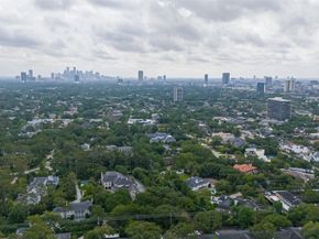 5 Briar Dale Court, Houston TX 77027