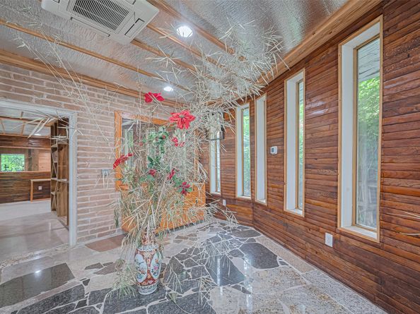5 Briar Dale Court, Houston TX 77027