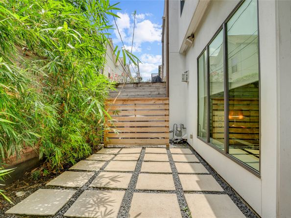 2615 Newman Street, Houston TX 77098