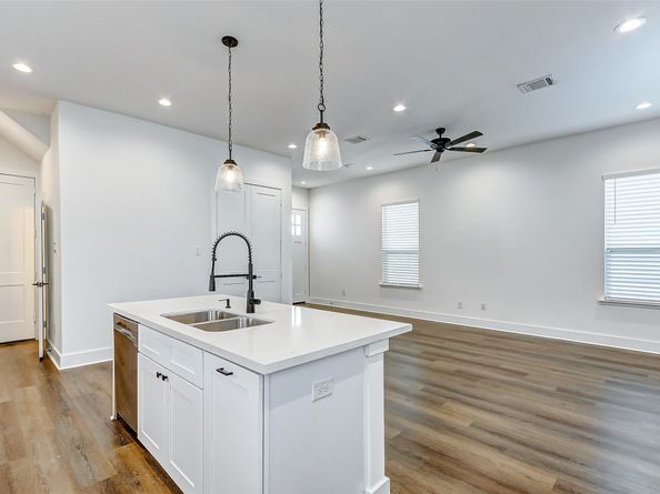 1230 Mcneil Street, Houston TX 77009