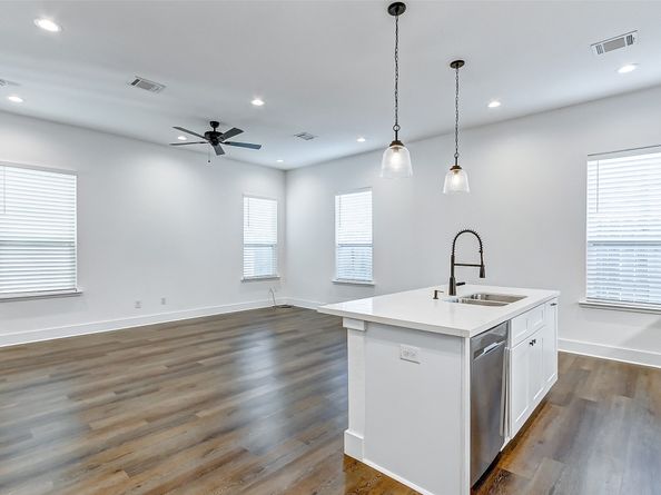 1230 Mcneil Street, Houston TX 77009