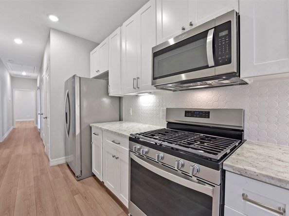 411 E 37th Street, Houston TX 77018