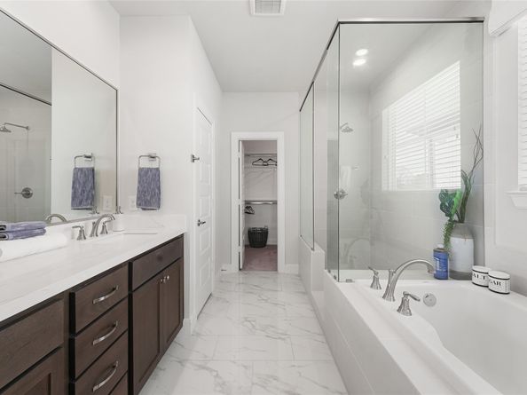 2710 Grand Fountains Drive G, Houston TX 77054
