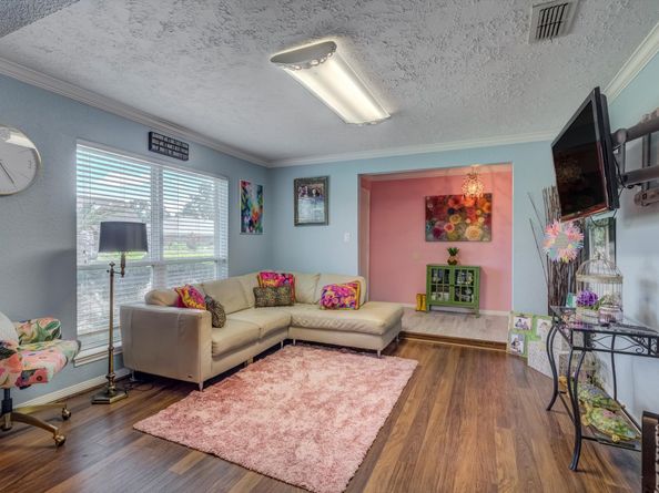 5230 Cripple Creek Court SE, Houston TX 77017