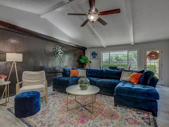 5230 Cripple Creek Court SE, Houston TX 77017