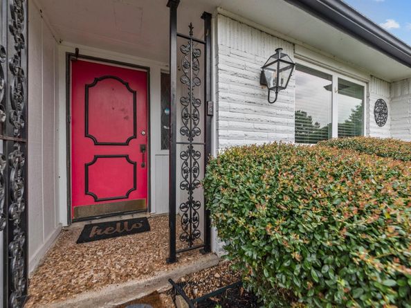 5230 Cripple Creek Court SE, Houston TX 77017