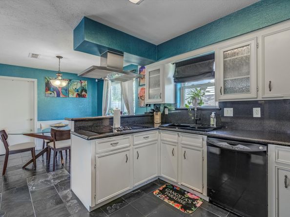 5230 Cripple Creek Court SE, Houston TX 77017