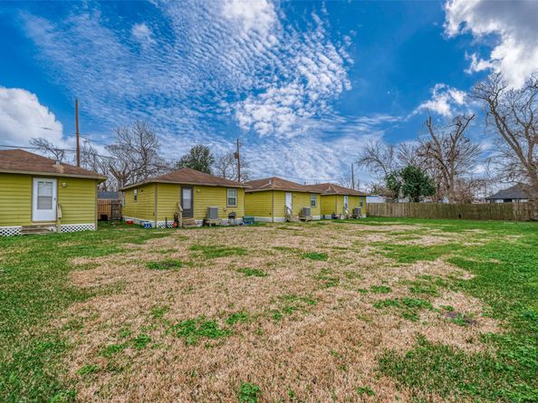 3938 King Street, Houston TX 77026