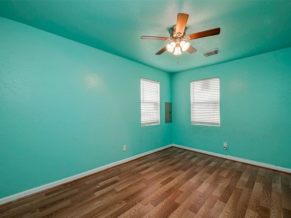 3938 King Street, Houston TX 77026