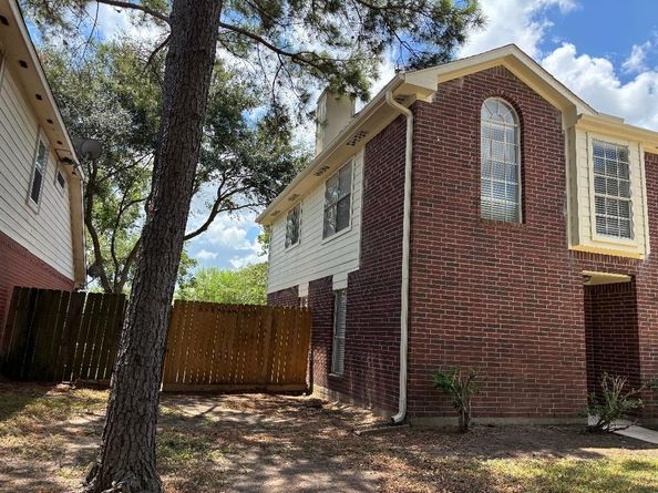 16003 Mission Glen Drive, Houston TX 77083