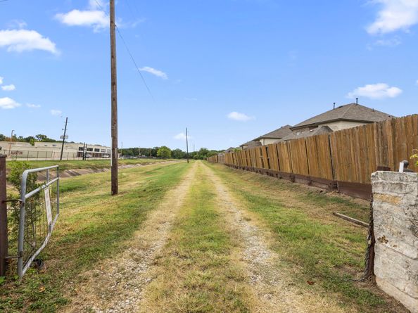 1550 Pitts Road, Richmond TX 77406