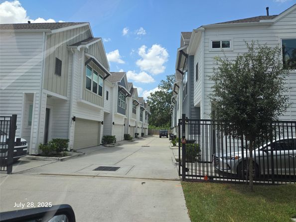 5503 Beall Street A, Houston TX 77091