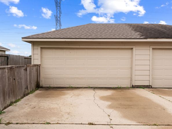 16839 Mammoth Springs Drive, Houston TX 77095