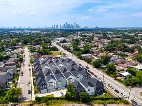 5233 Hillman Street B, Houston TX 77023