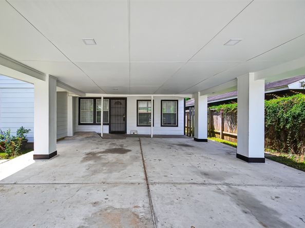 5614 Flamingo Drive, Houston TX 77033