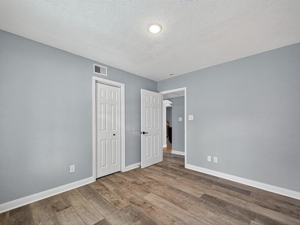 5614 Flamingo Drive, Houston TX 77033