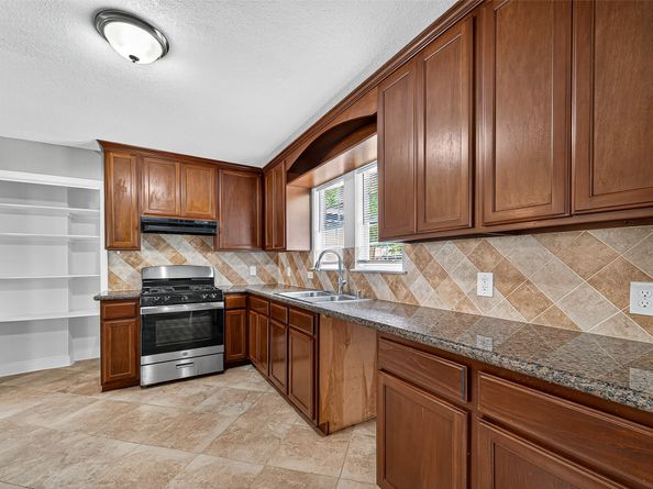 5614 Flamingo Drive, Houston TX 77033