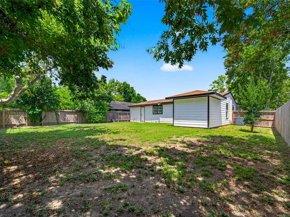 5614 Flamingo Drive, Houston TX 77033