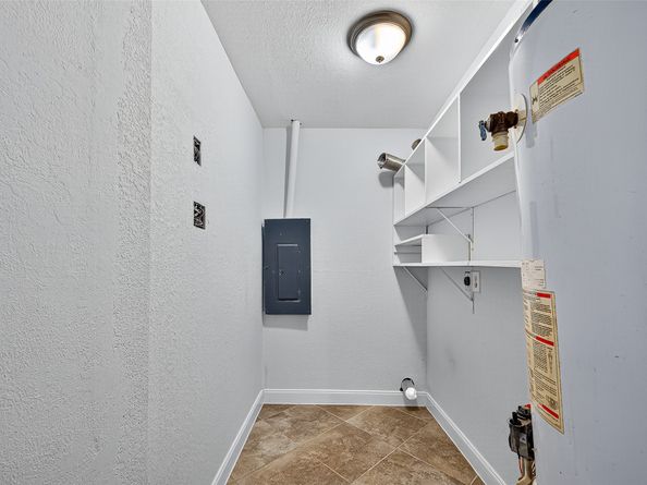 5614 Flamingo Drive, Houston TX 77033