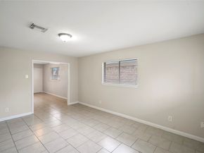 904 Ellena Road 16, Houston TX 77076