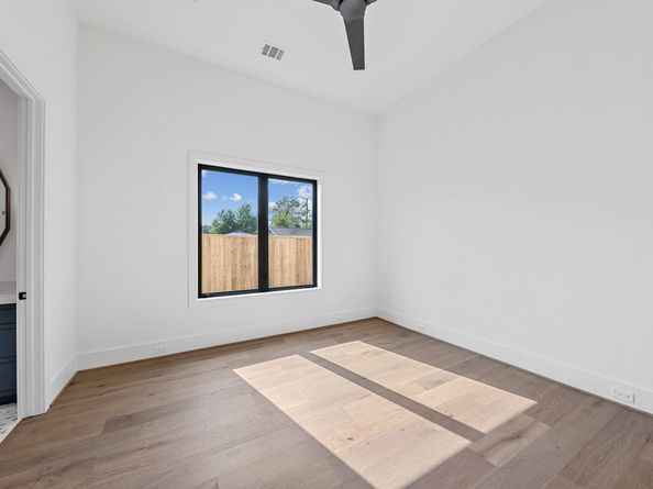 216 W 31st Street, Houston TX 77018