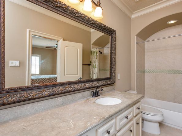 22 Sunset Park Lane, Sugar Land TX 77479