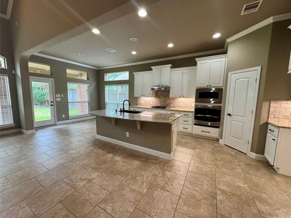 207 N Vershire Circle, The Woodlands TX 77354