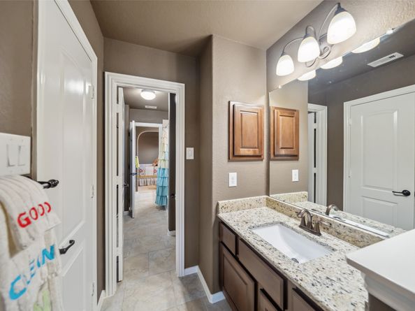 207 N Vershire Circle, The Woodlands TX 77354
