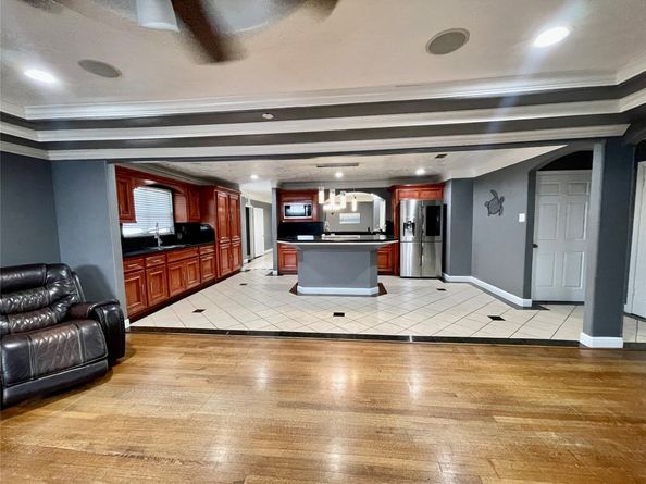 8406 Glen Valley Drive, Houston TX 77061