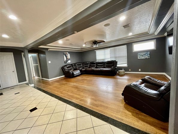 8406 Glen Valley Drive, Houston TX 77061