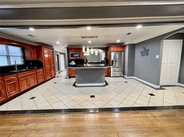8406 Glen Valley Drive, Houston TX 77061