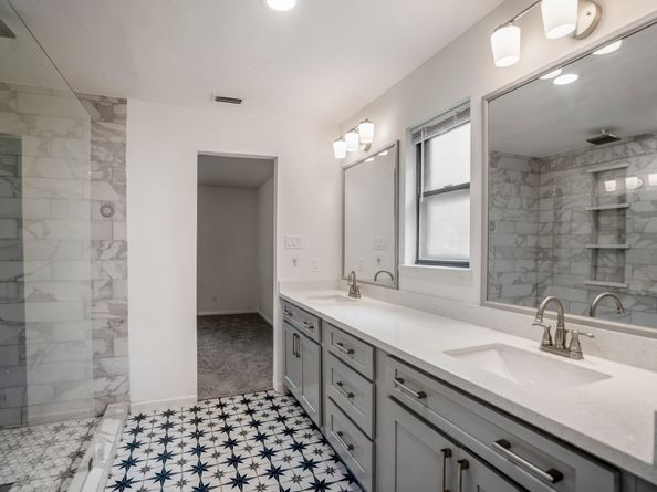 5122 Foresthaven Drive, Houston TX 77066