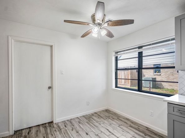 5122 Foresthaven Drive, Houston TX 77066