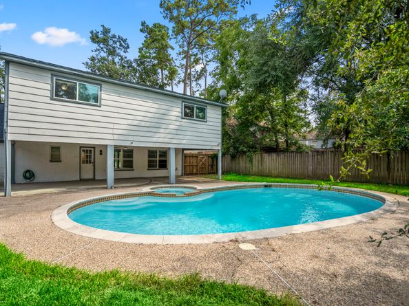 5122 Foresthaven Drive, Houston TX 77066