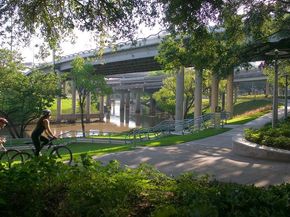 3 N St Charles St E Street, Houston TX 77003
