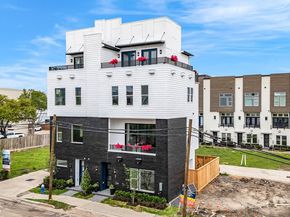 3 N St Charles St E Street, Houston TX 77003
