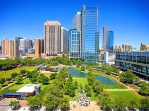 3 N St Charles St E Street, Houston TX 77003