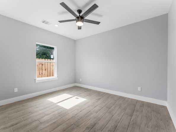 7963 Miley St, Houston TX 77028