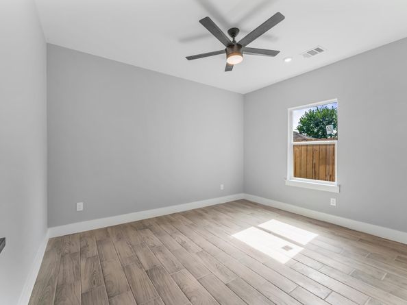 7963 Miley St, Houston TX 77028