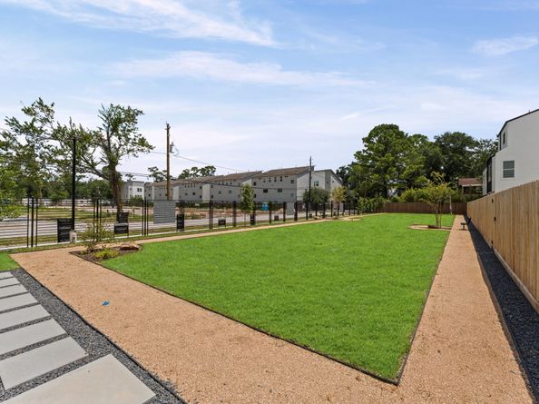 4762 Martin Hill Street, Houston TX 77018