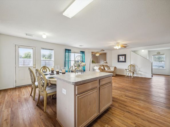 4710 Meadowthorn Court, Friendswood TX 77546