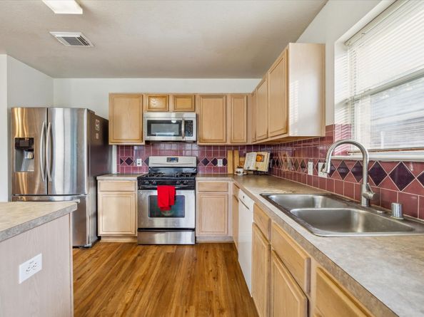 4710 Meadowthorn Court, Friendswood TX 77546