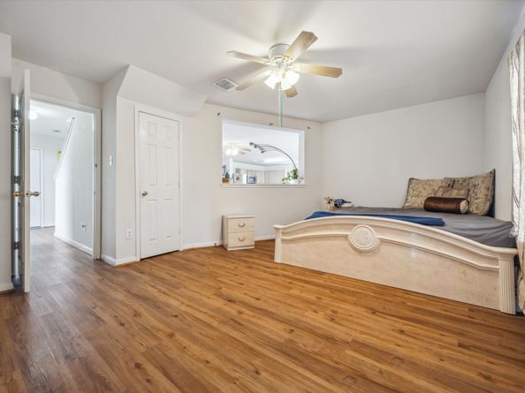 4710 Meadowthorn Court, Friendswood TX 77546