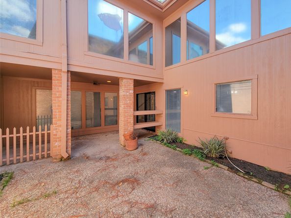 15686 Barkers Landing Road, Houston TX 77079
