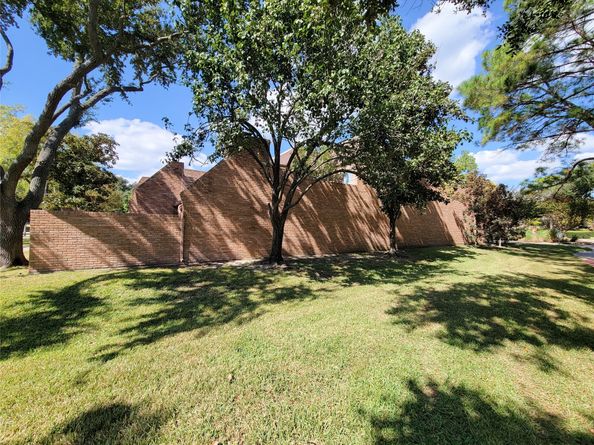 15686 Barkers Landing Road, Houston TX 77079