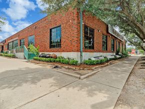125 Eastwood Street, Houston TX 77011