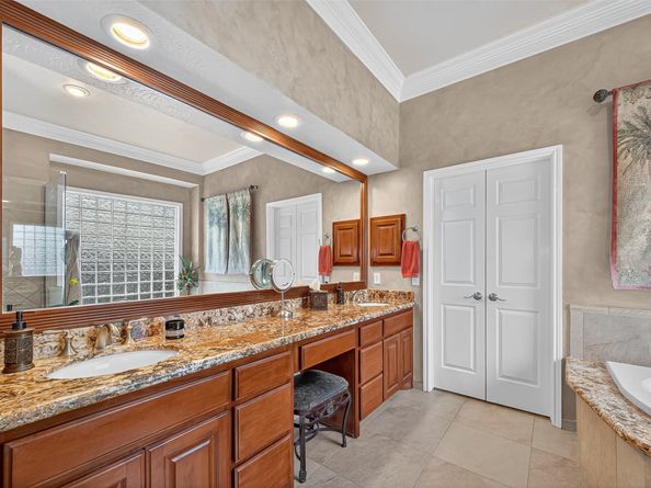 17107 Parsley Hawthorne Court, Houston TX 77059