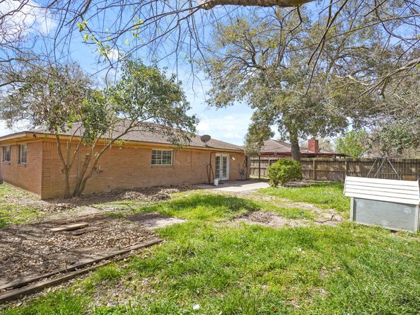 135 Mill Stream Lane, Houston TX 77060