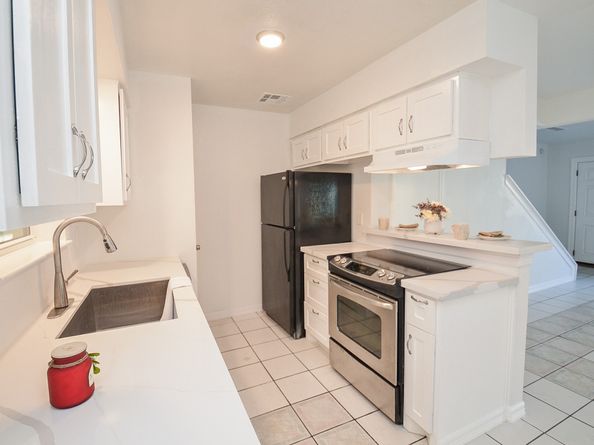 1911 Sherwood Forest Street 10, Houston TX 77043