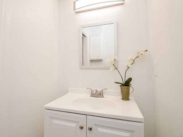 1911 Sherwood Forest Street 10, Houston TX 77043